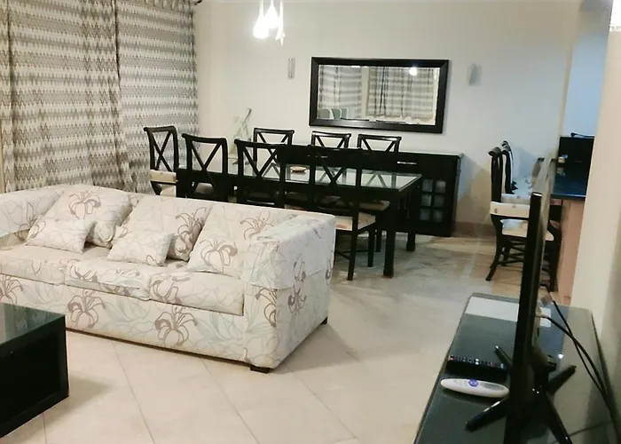 La Vista 1, Family